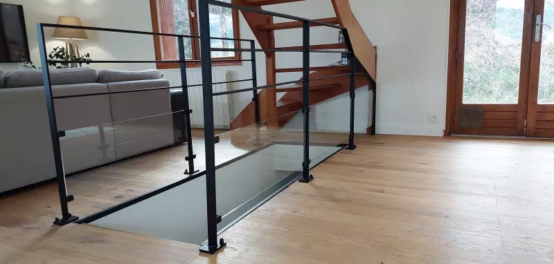 garde-corps-barriere-balustrade-garde-fou-main-courante-rampe-escalier-acier-metal
