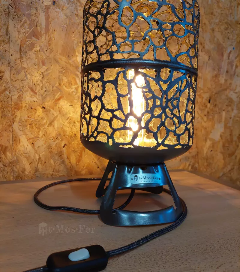 lampe-de-chevet-artisanale-lampe-industrielle-en-acier