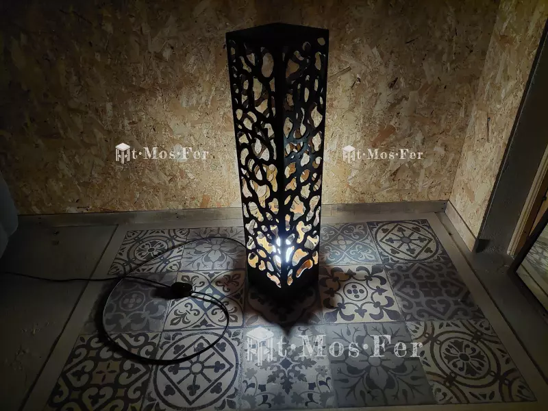 Lampe decorative colonne design luminaire décoration intérieure acier indus