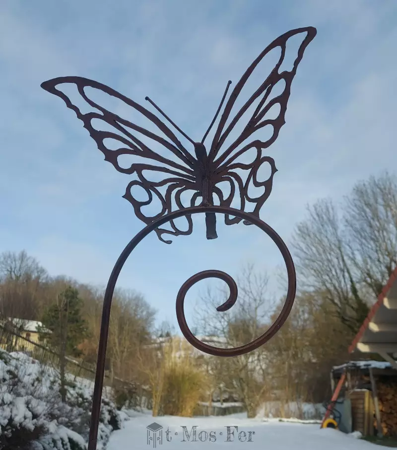 decoration-de-jardin-artisanale papillon-a-planter-en-fer-decoration-a-planter-papillon-unique